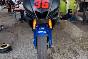Yamaha R3 pista