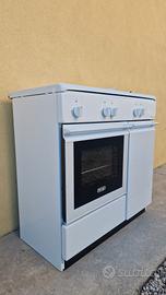 Forno a gas Delonghi, 4 fuochi.