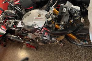 Aprilia RSV4 RF Incidentata