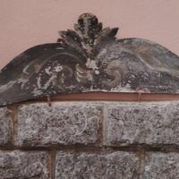 antica insegna in ferro 