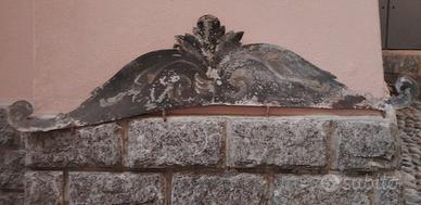 antica insegna in ferro 