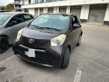 Toyota iq