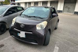 Toyota iq