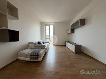 4 LOCALI A LA SPEZIA