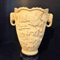 Vaso cinese vintage in resina bianca