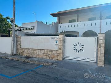 Torre dell'orso Villa Bifamiliare 100 metri mare