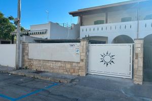 Torre dell'orso Villa Bifamiliare 100 metri mare