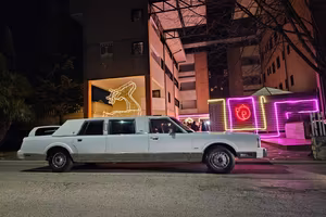 LINCOLN TOWN CAR