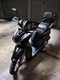 Sh 125 2021 con soli 3400km