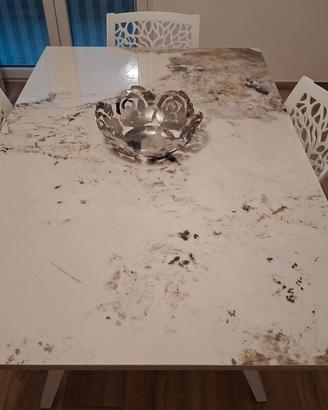 Tavolo in vetro cemento