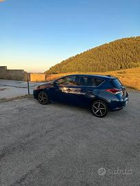 Toyota Auris Hybrid 