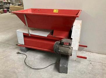 Diraspatrice Pigiatrice per Uva Elettrica