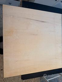 Tavola in legno per impastare e fare la pasta