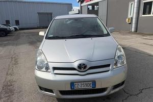 TOYOTA Corolla Verso 2.2 16V D-4D