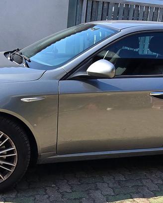 Auto  Alfa Romeo  159 JTDM  SW  Distinctive