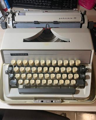 Macchina da scrivere Triumph Gabriele 25