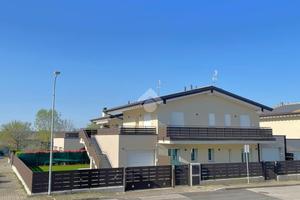 4 LOCALI A LONATO DEL GARDA