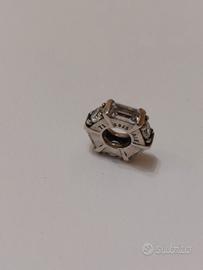 Charm Pandora con confezione