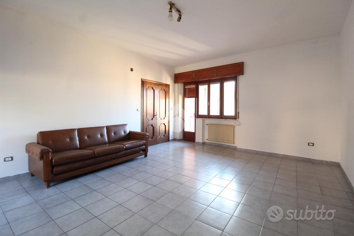 3 LOCALI A VILLA SAN GIOVANNI - Vista 3