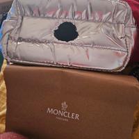 pochette makeup argento moncler