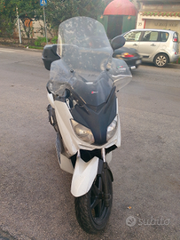 Yamaha Xmax 250 ie
