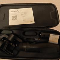 videocamera con gimbal a 3 assi