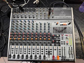 BEHRINGER Xenyx X1832 USB