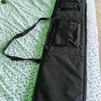 Custodia con cerniera e tasche