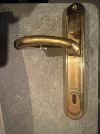 Maniglia in ottone nuova