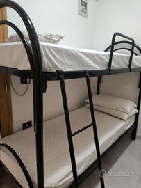 letto a castello con materasso