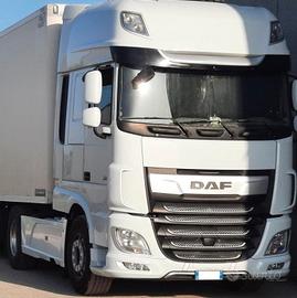 Trattore stradale DAF XF 530