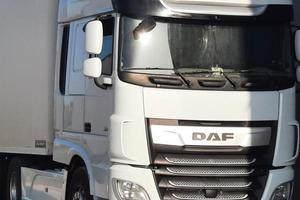 Trattore stradale DAF XF 530