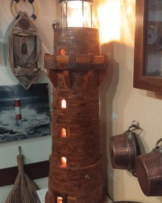 Velieri e faro