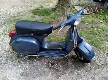 Vespa P200E