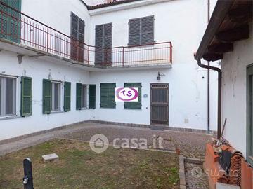 2 locali arredato, termoautonomo, giardino comune