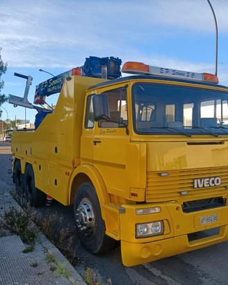 Iveco forcone + Gru' soccorso stradale