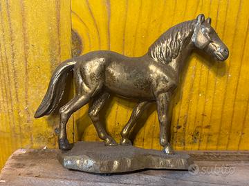 Cavallo in bronzo