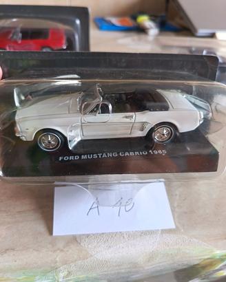 Modellino FORD MUSTANG CABRIO 1965