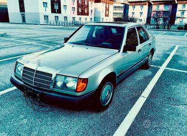 Mercedes W124  250D