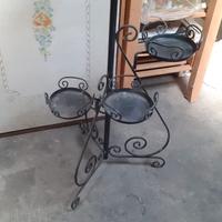 Porta vasi in ferro battuto