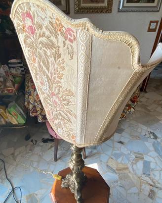 Lampada vintage con cappelliera decorata