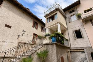 CASA SEMINDIPENDENTE A BIENNO