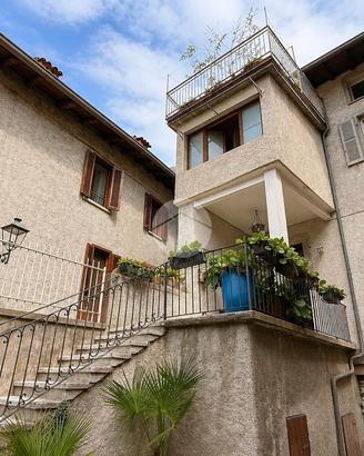 CASA SEMINDIPENDENTE A BIENNO