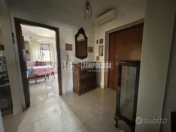 TRILOCALE CON TERRAZZO IN CONTESTO RESIDENZIALE