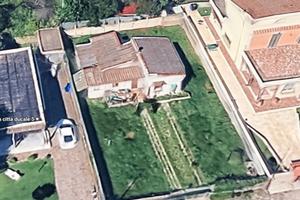 Villa con giardino indipendente
