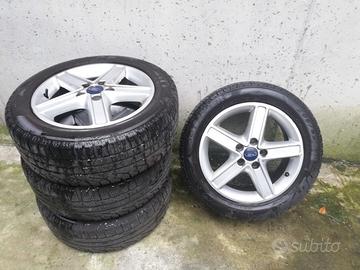 4 cerchi originali Ford 16" con gomme invernali 