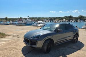 porsche cayenne coupè   hybrid 