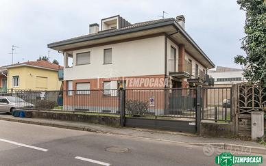 MONOLOCALE CON TAVERNA E DUE BALCONI ! CUCINA SEPA