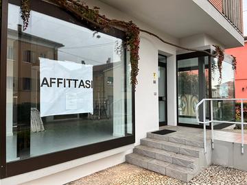 LOCALE COMMERCIALE/ STUDIO - Via Roi 123, Montic