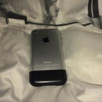 Iphone 2g grigio e uno nero